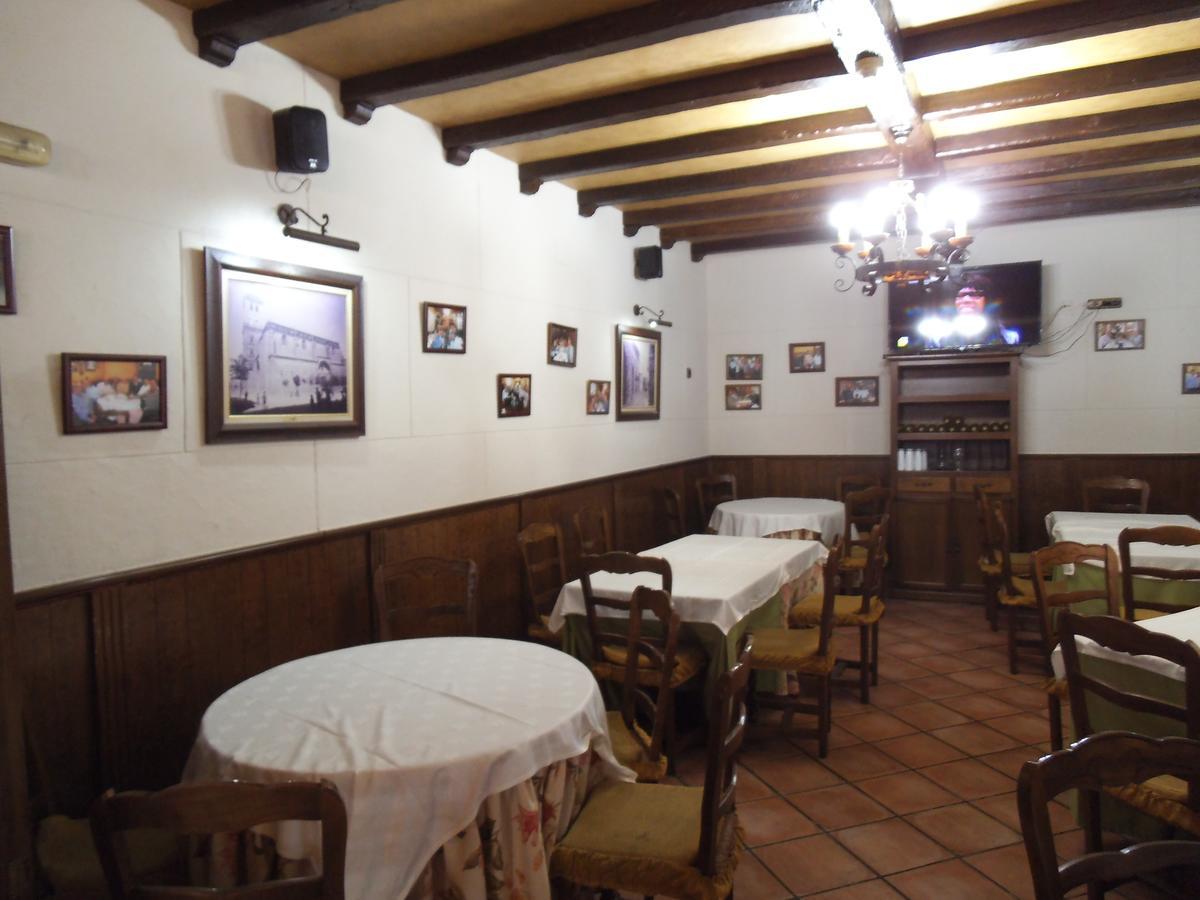 Hostal Los Galgos Yepes Exteriör bild