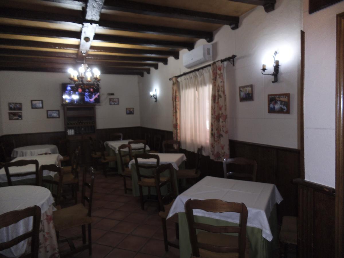 Hostal Los Galgos Yepes Exteriör bild